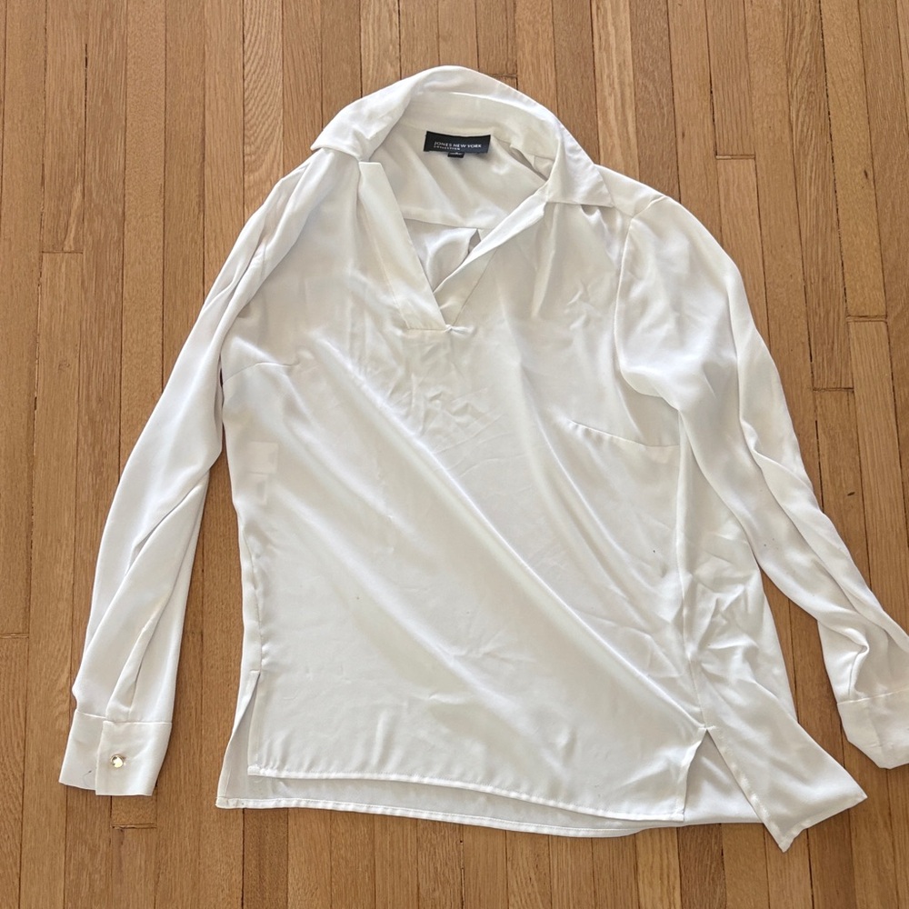 Jones New York White Long-Sleeve V-Neck SIlky Dress Shirt